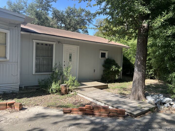Property Photo: 7411 Gregory Cir TX 78257