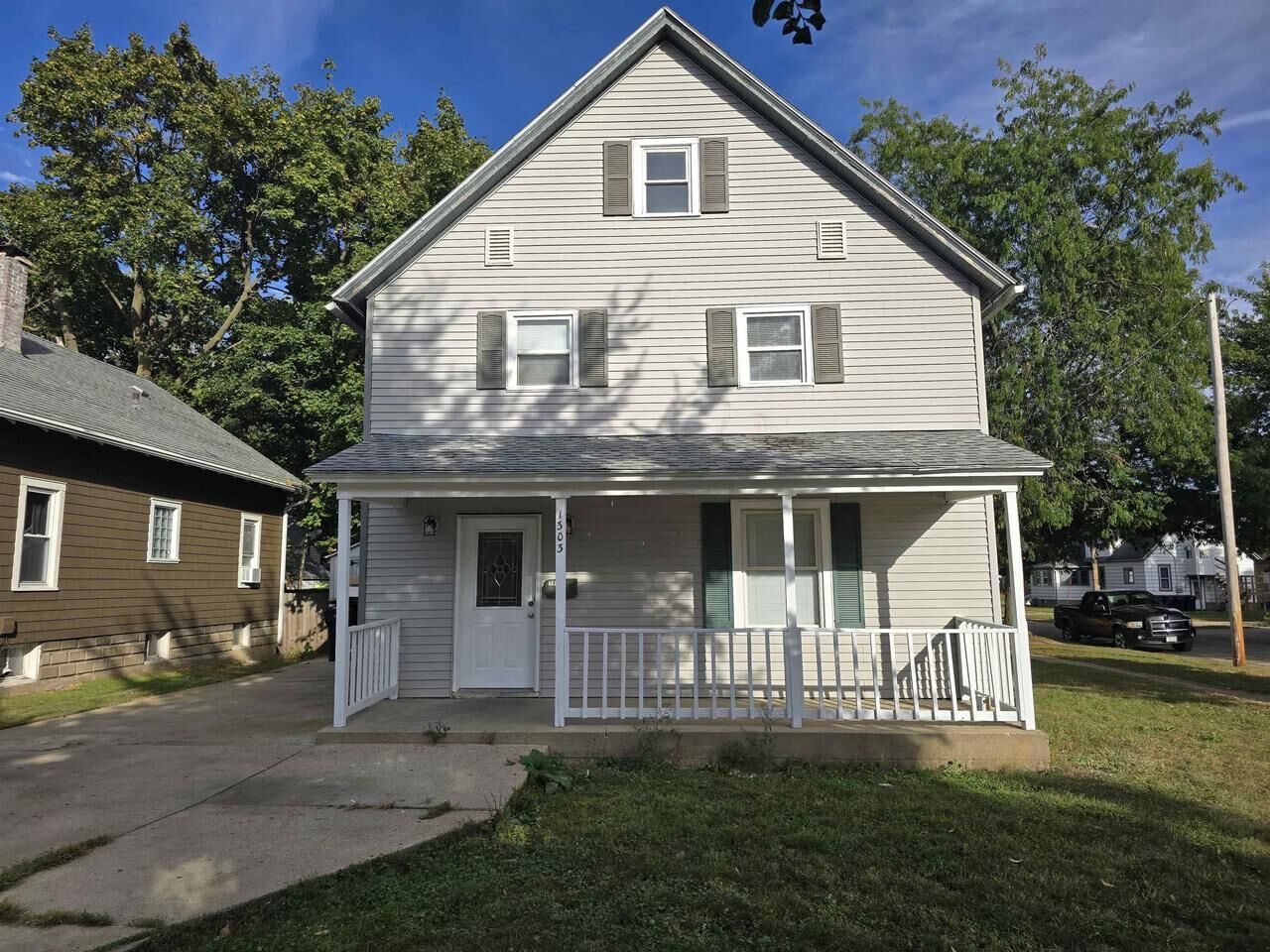 Property Photo:  1303 Vine Street  WI 53511 