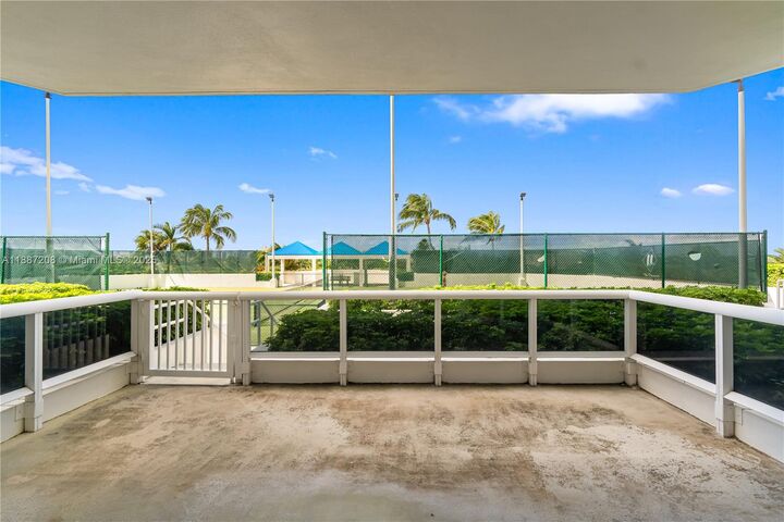 Property Photo: 4779 Collins Ave 506 FL 33140