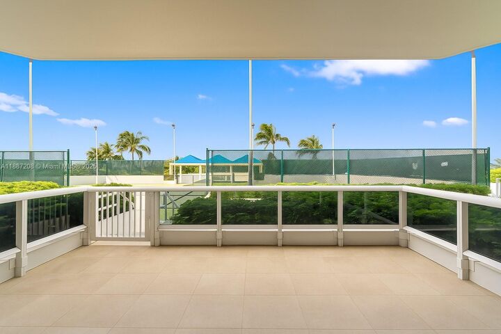 Property Photo:  4779 Collins Ave 506  FL 33140