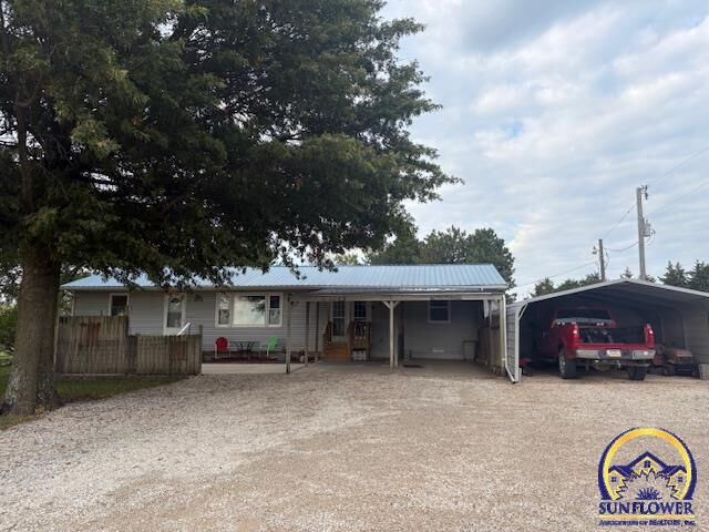 Property Photo: 958 Road 85 KS 66865