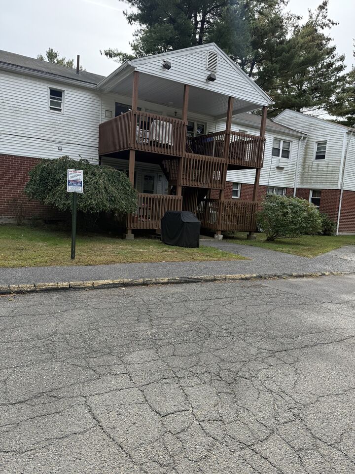 Property Photo:  230 Cherry Hill Drive 2B  CT 06606