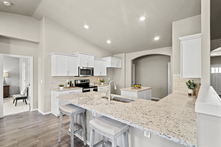 Property Photo:  1528 S Moen St 3/4 Snowbrush  WA 99016 