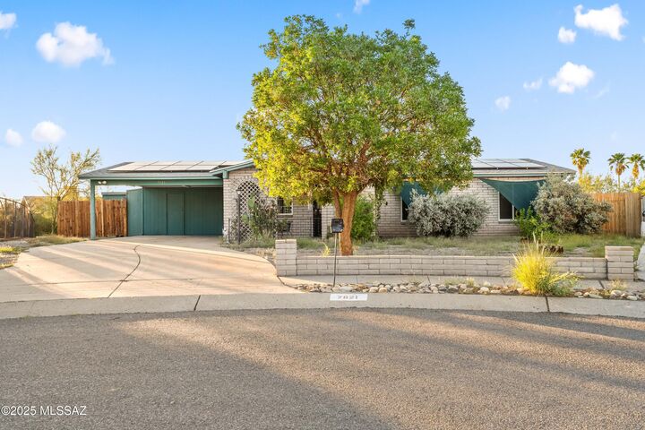 Property Photo:  7621 N Shirley Place  AZ 85741 