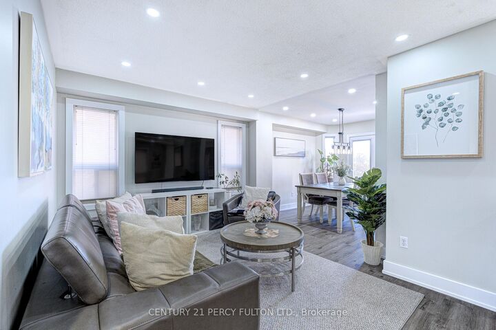 Property Photo:  4 Dunlop Court  ON L6X 4Z8 