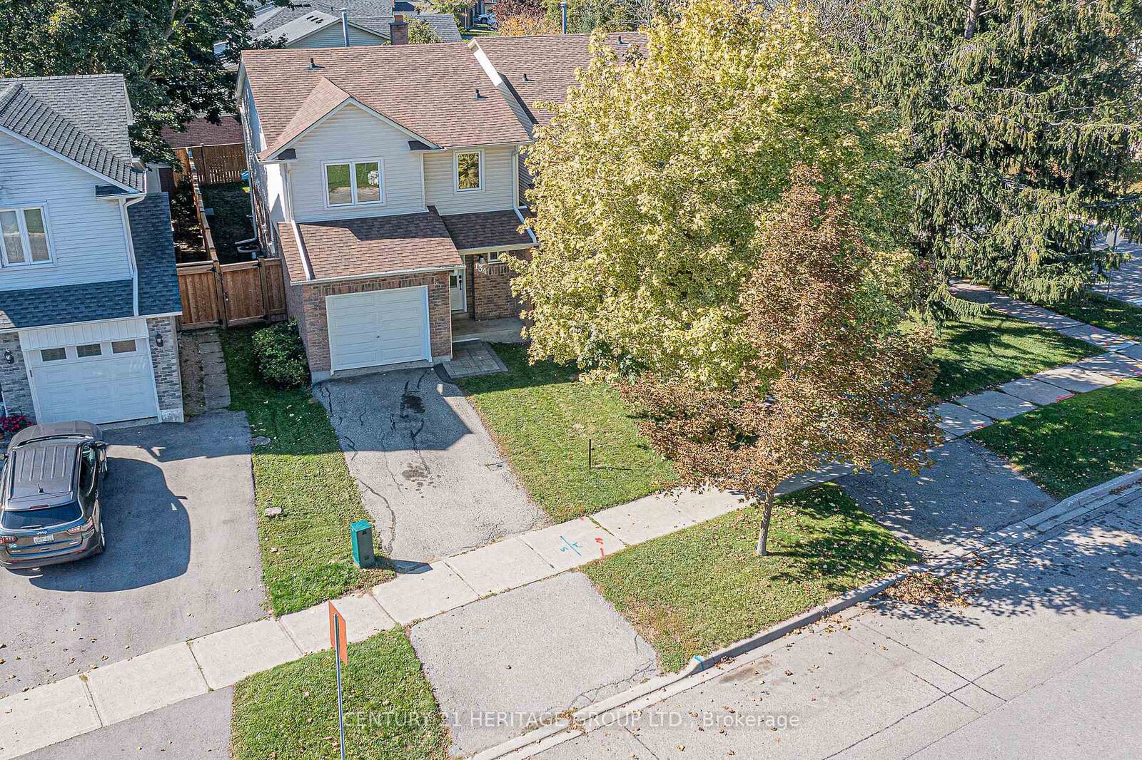 Property Photo:  134 Walton Drive  ON L4G 3K4 