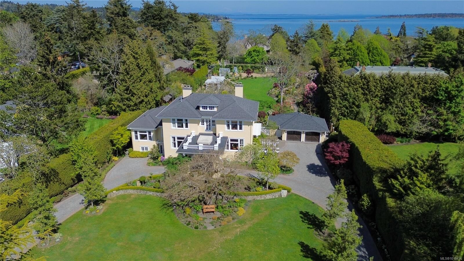 Property Photo: 2970 Rutland Rd BC V8R 3R6