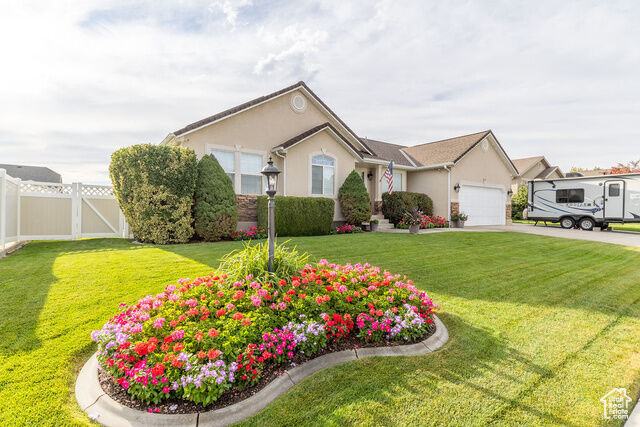 Property Photo: 1553 N 250 E UT 84041