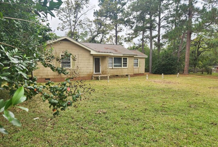 Property Photo:  1926 W Oglethorpe  GA 31707 