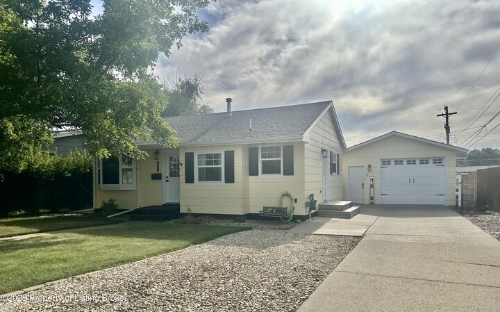 Property Photo: 498 Custer Street ND 58601
