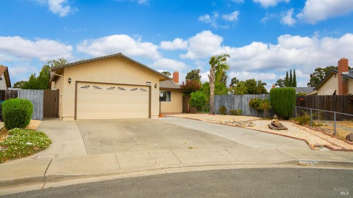 Property Photo: 1116 Gannet Court CA 94533