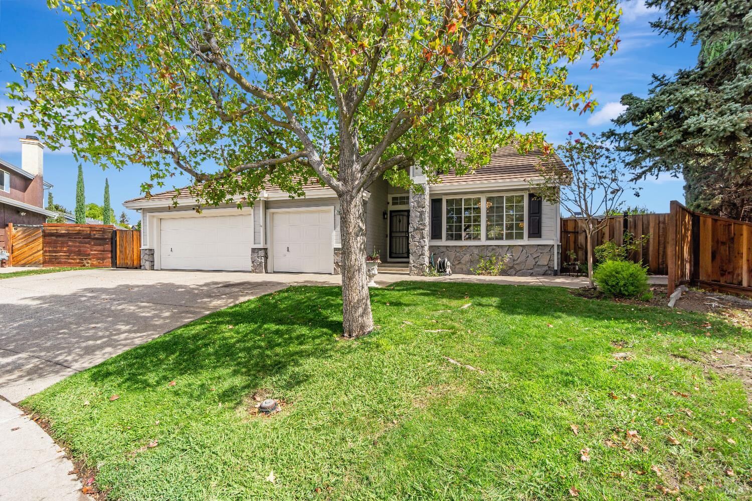 Property Photo:  2827 Heather Heights Court  CA 94531 