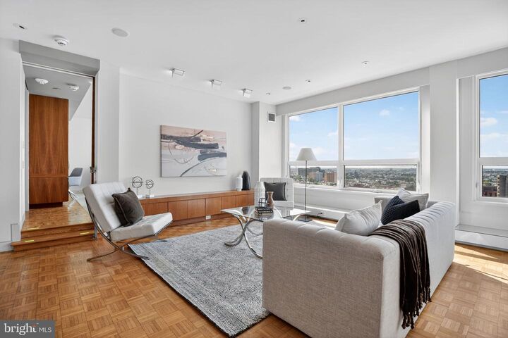 Property Photo:  1820 Rittenhouse Square 1802  PA 19103 