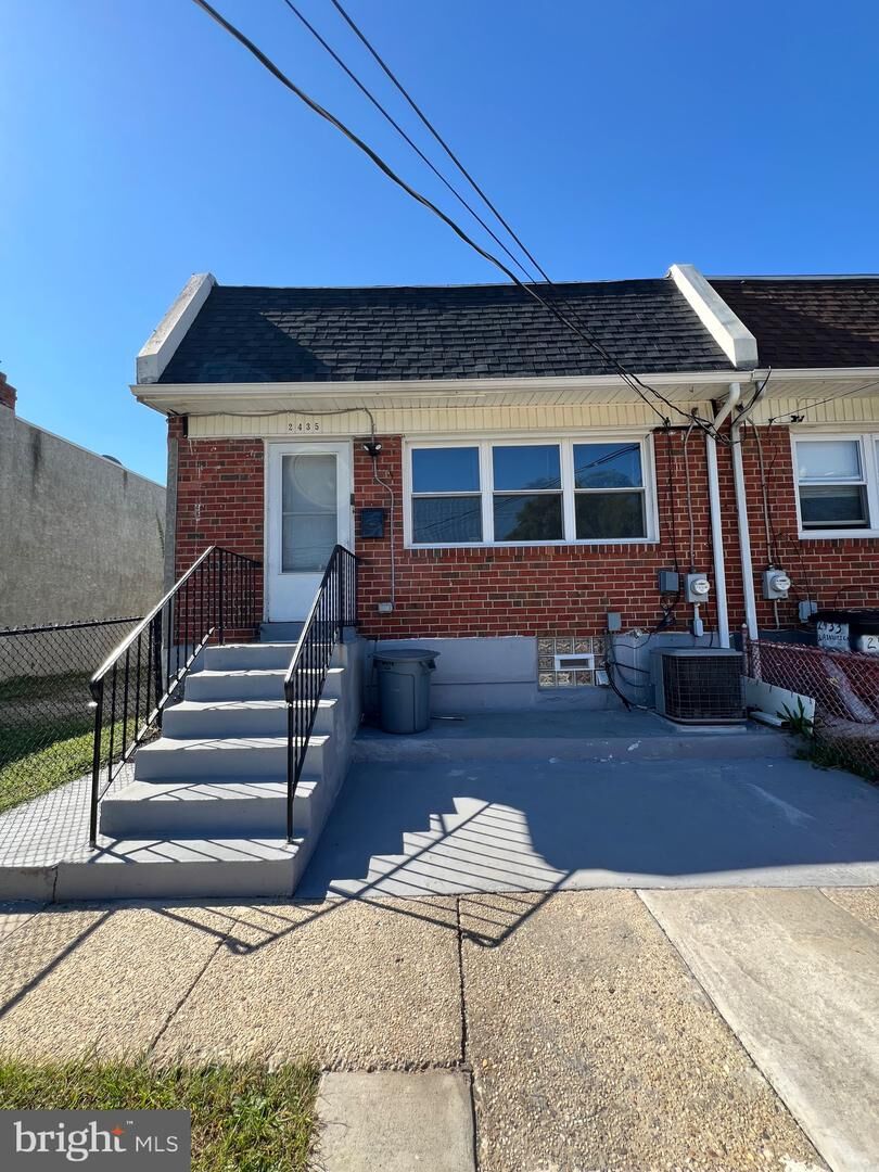 Property Photo:  2435 Wainwright Street  NJ 08104 
