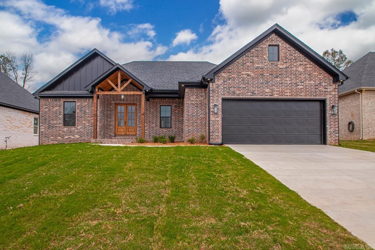 Property Photo:  541 Valley Oak Drive  AR 72120 