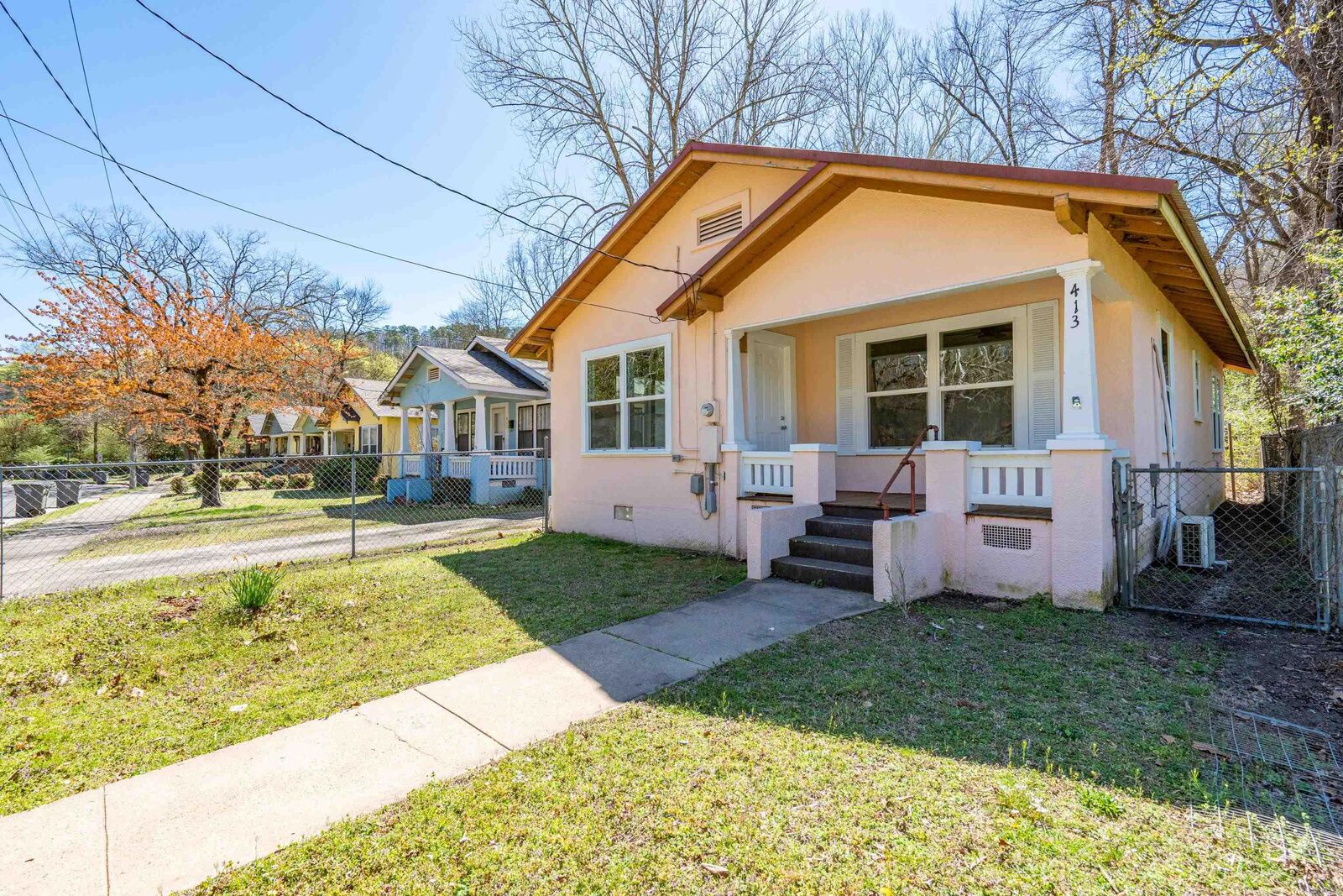 Property Photo:  413 Whittington Avenue  AR 71901 