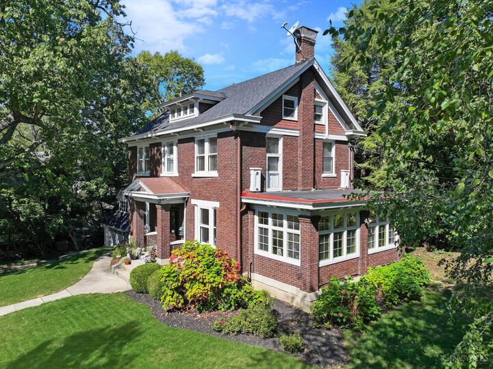 Property Photo:  3290 Observatory Avenue  OH 45208 