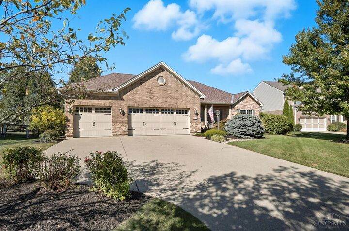 Property Photo: 5662 Hawthorn Court OH 45040