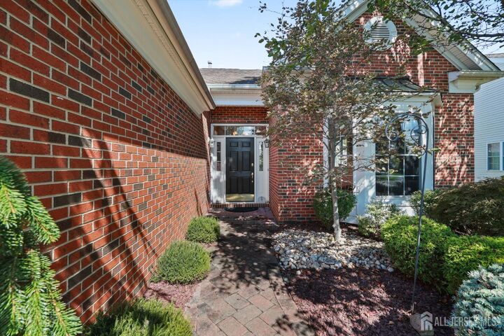 Property Photo:  6 Glen Eagles Way  NJ 08831 