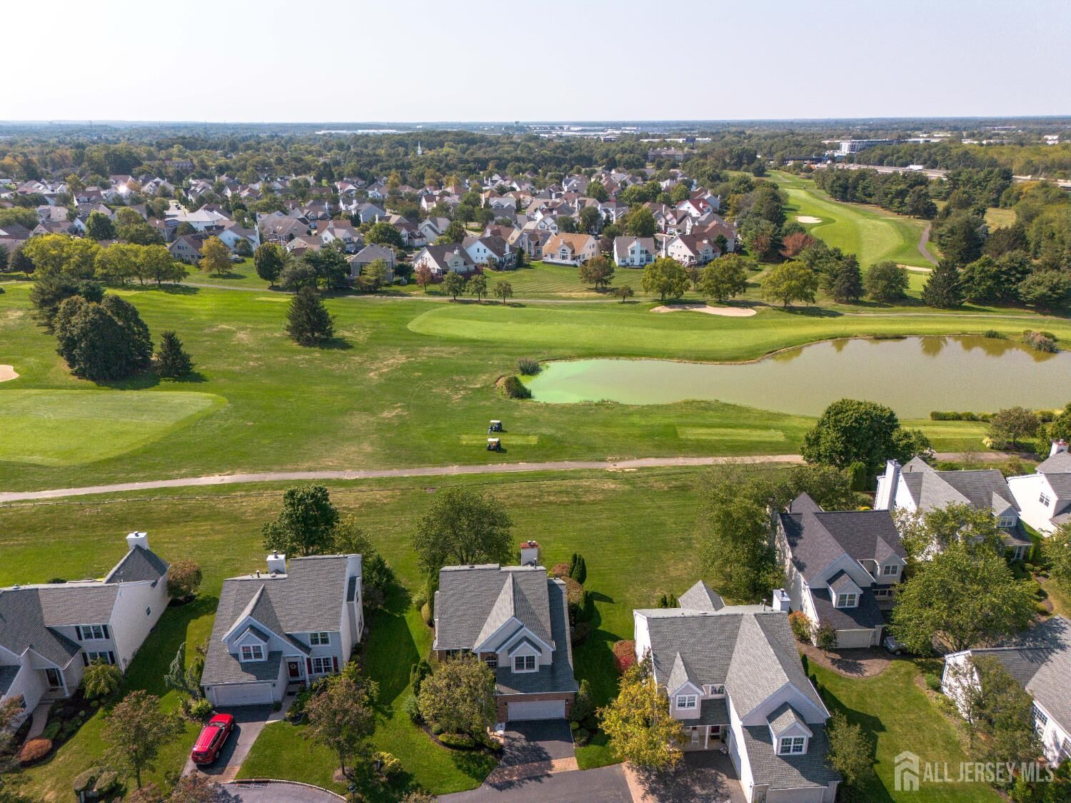 Property Photo:  5 Fairmount Court  NJ 08831 