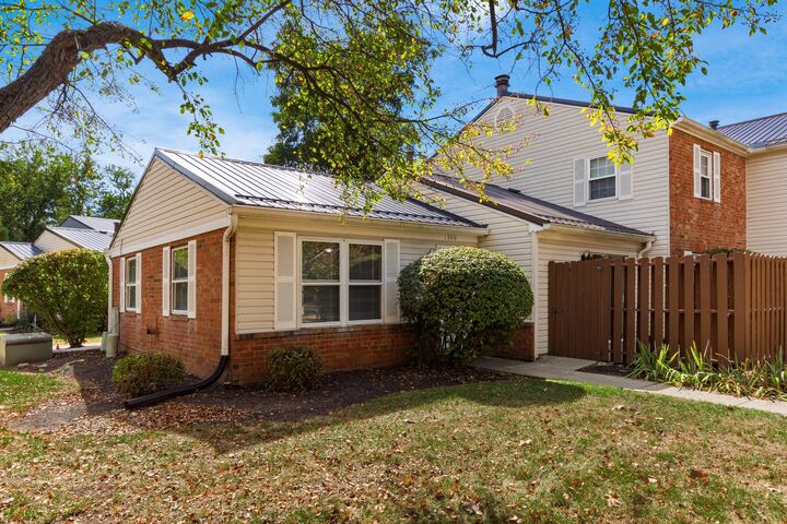 Property Photo:  1306 Lowland Court  OH 43204 