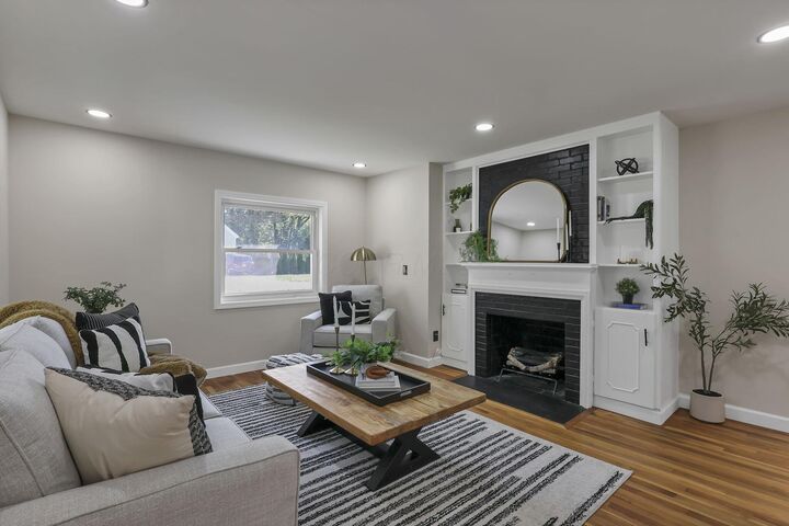 Property Photo: 2227 Zollinger Road OH 43221