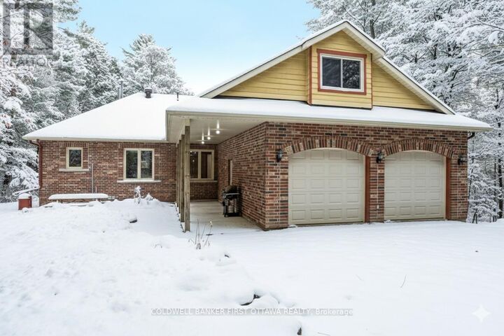 Property Photo:  139 Sheil Drive  ON K7H 0G7 