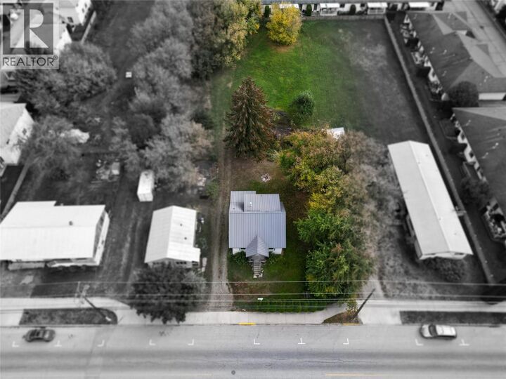 Property Photo: 710 10 Street Southwest BC V1E 1T2