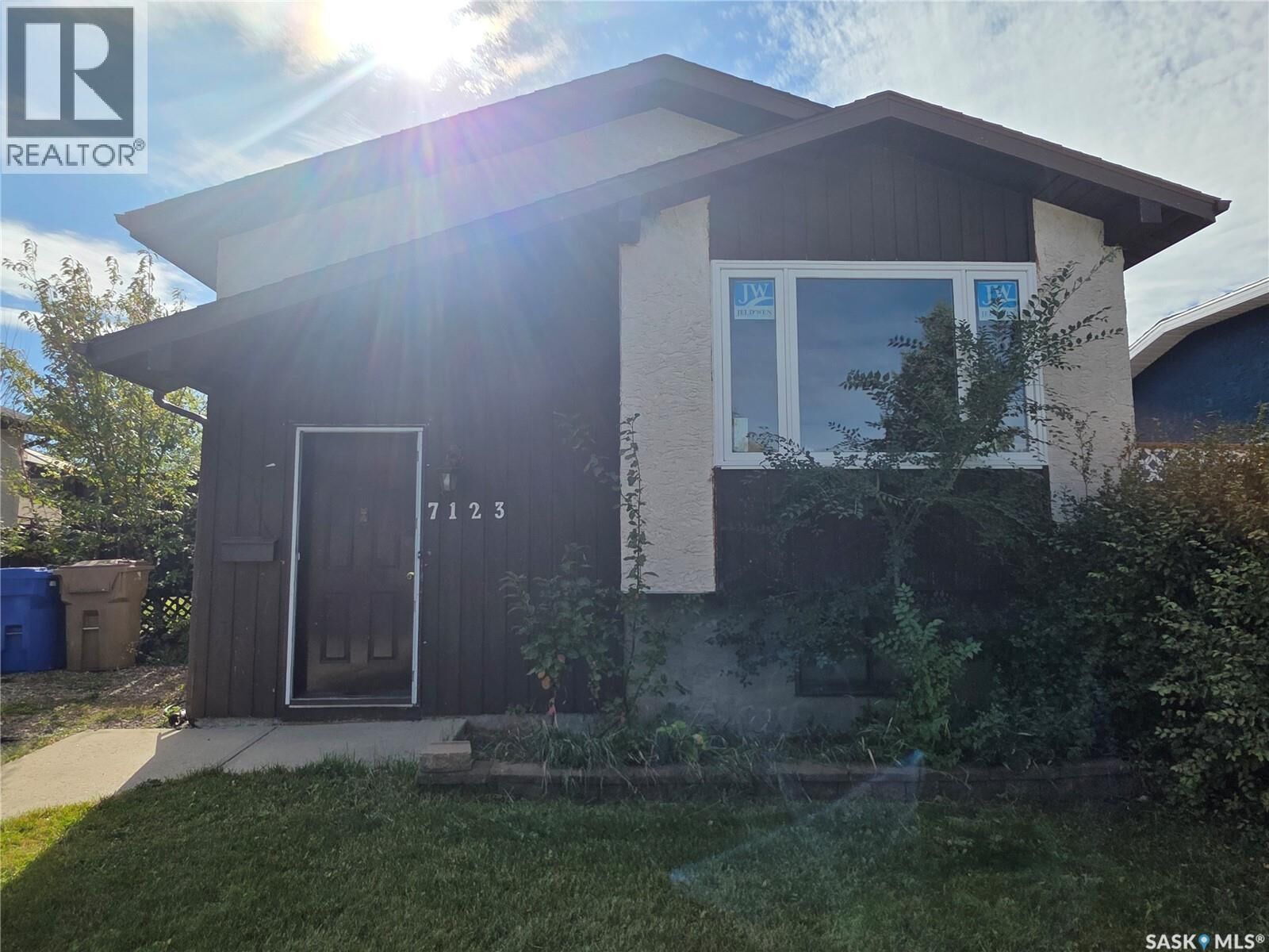 Property Photo:  7123 Lanigan Drive  SK S4X 3Y1 