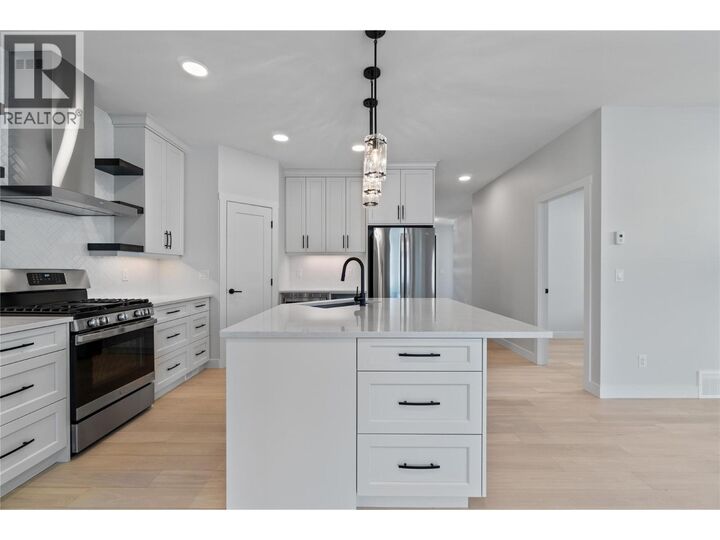 Property Photo: 1840 10 Street Southwest 9 BC V1E 0H2