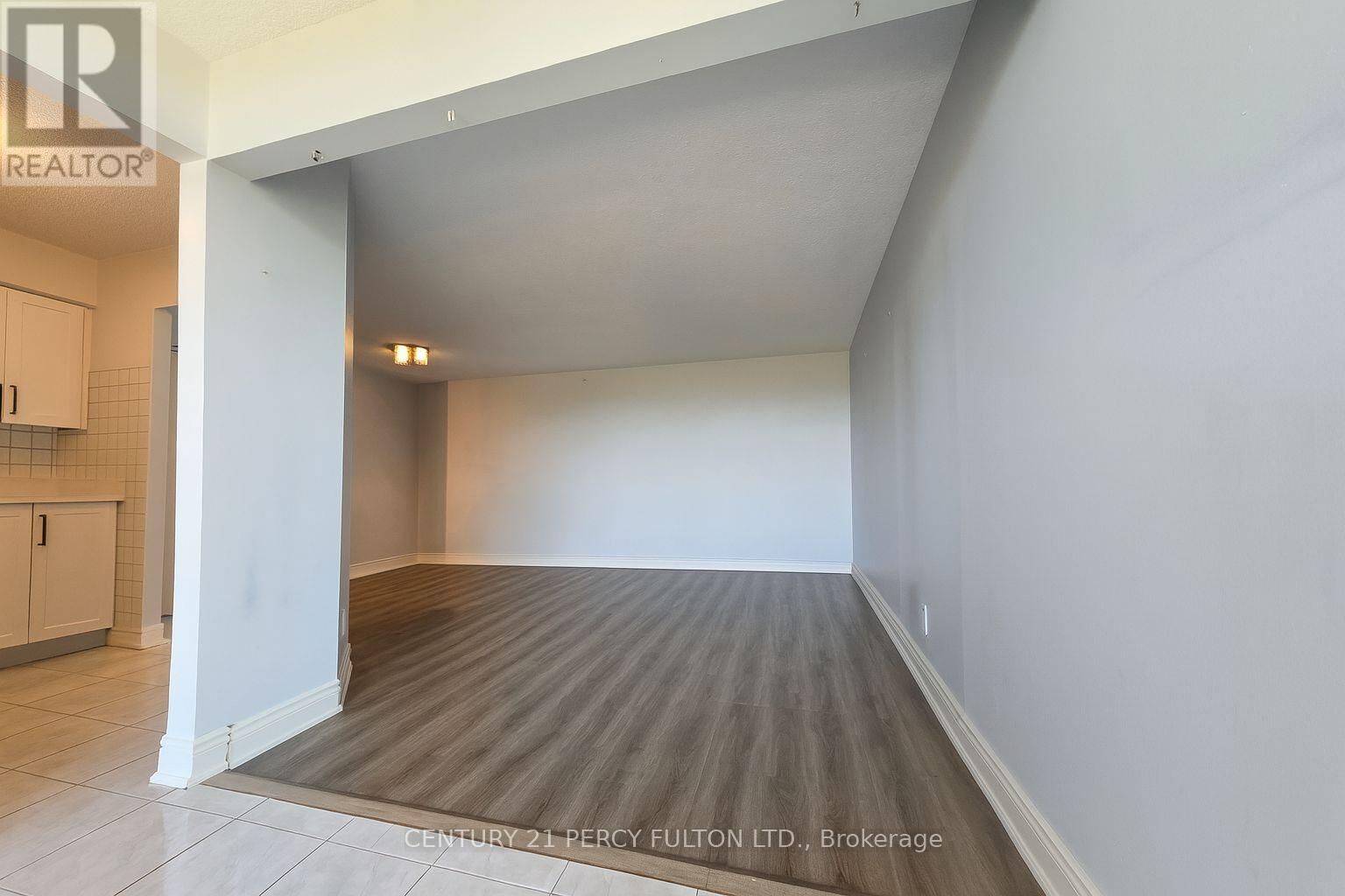 Property Photo: 61 Markbrook Lane 1103 ON M9V 5E7