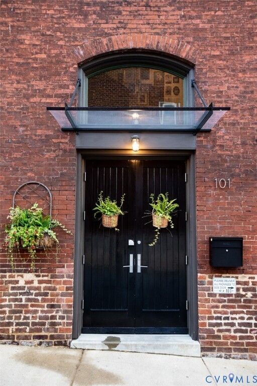 Property Photo:  235 N Main  VA 23901 