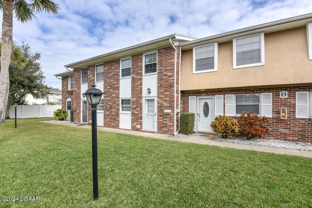 Property Photo:  2200 S Palmetto Avenue B040  FL 32119 