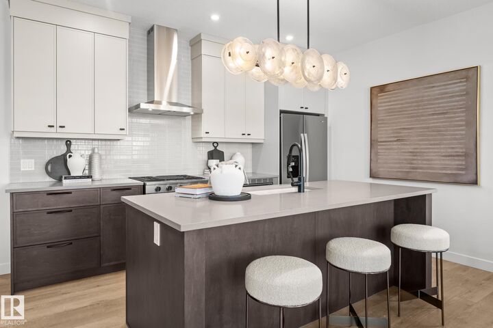 Property Photo:  2036 Muckleplum Link SW  AB T6X 3J9 