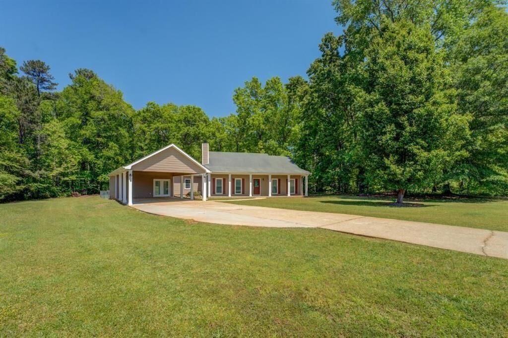 Property Photo:  70 Graystone Drive  GA 30014