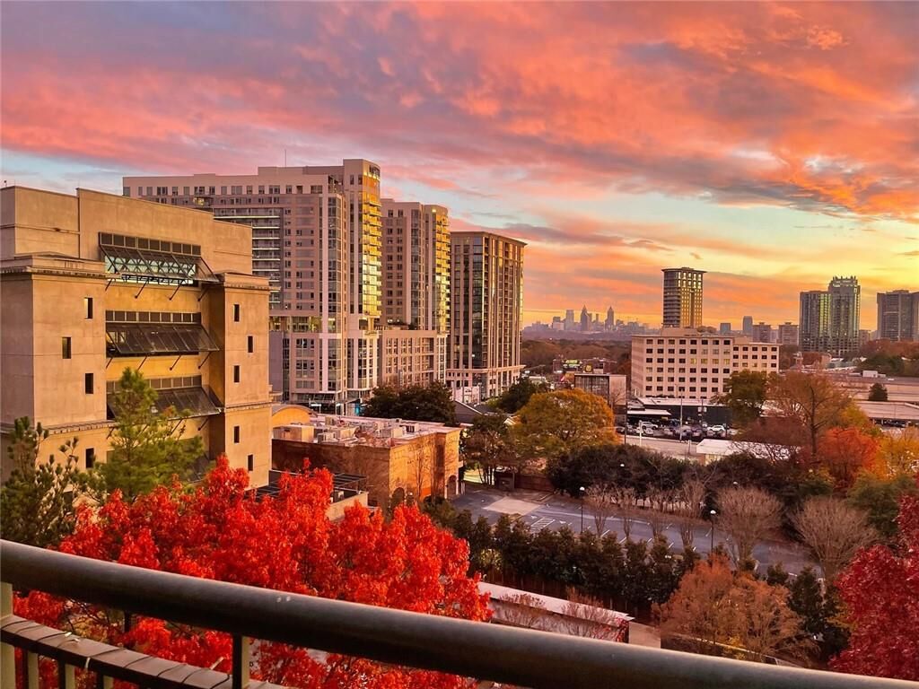 Property Photo: 3040 NW Peachtree Road NW 707 GA 30305