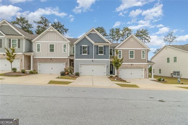 Property Photo: 7662 Gray Pointe Drive GA 30058