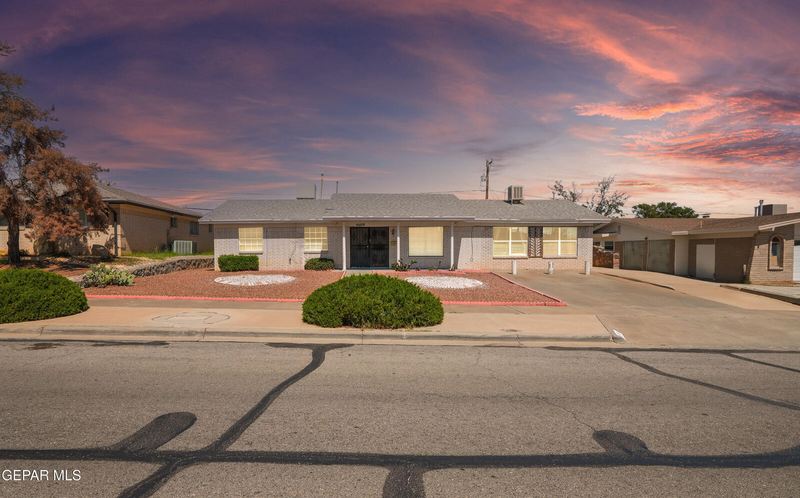 Property Photo: 4609 Sun Valley Drive TX 79924