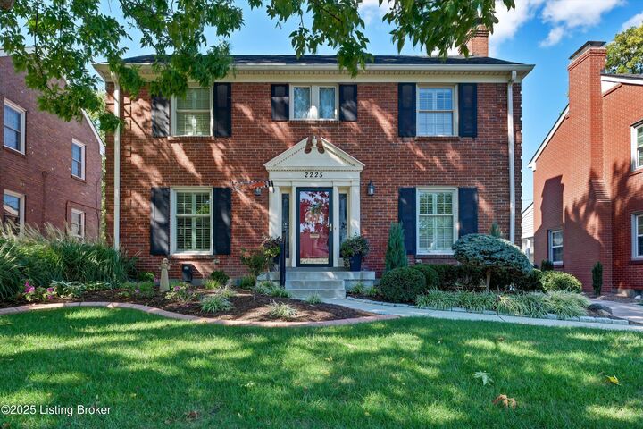 Property Photo: 2225 Brighton Dr KY 40205