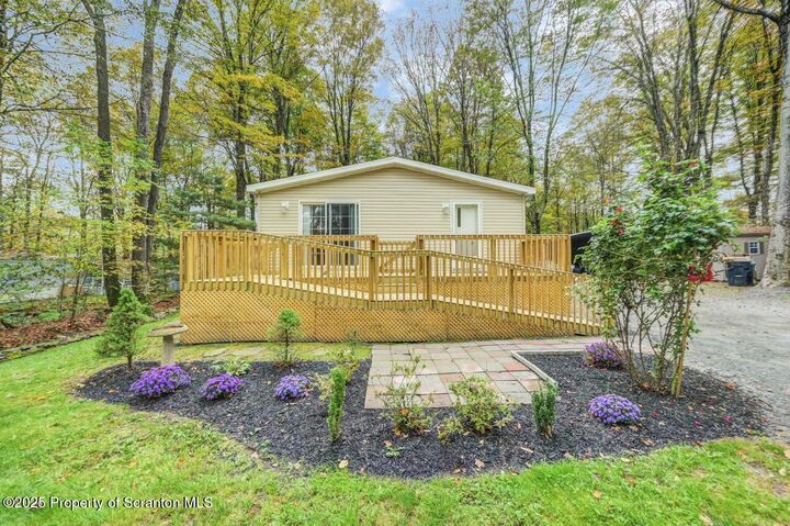 Property Photo:  2 Madison  PA 18444 