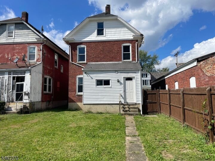 Property Photo:  192 Irwin St  NJ 08865 