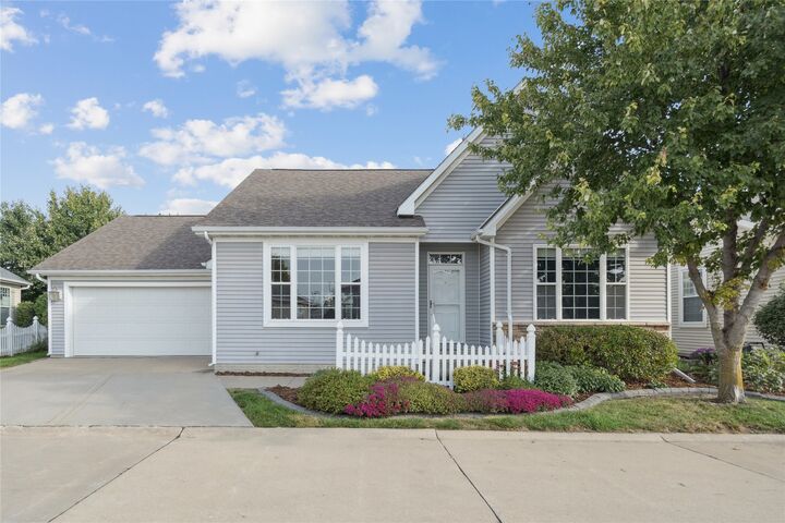 12723 Sunflower Drive  Urbandale IA 50323 photo