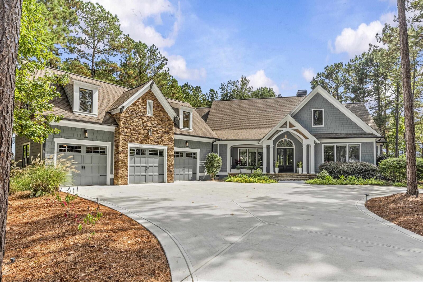 Property Photo: 1051 Armors Ford GA 30642