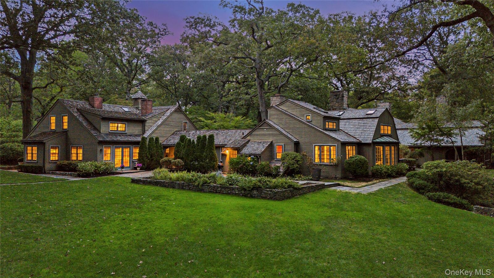 Property Photo:  1016 Old White Plains Road  NY 10543 