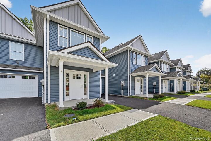 Property Photo:  4 Sulky Way  NY 10924 