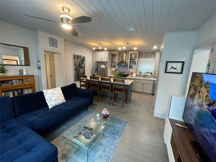 Property Photo:  2414 Illinois Street  FL 32803 