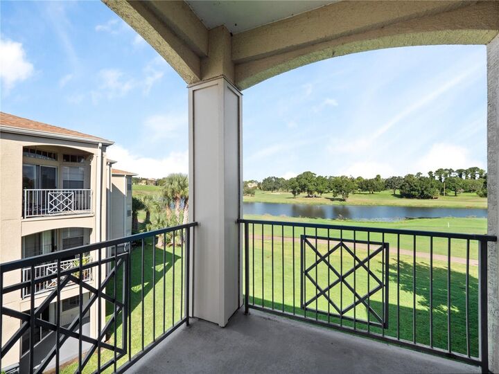 Property Photo: 7330 Westpointe Boulevard 432 FL 32835