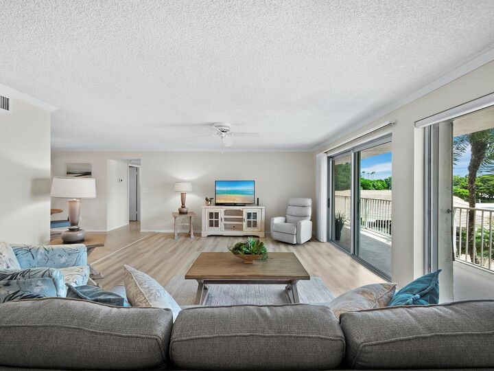 Property Photo:  2301 Gulf Of Mexico Drive 25N  FL 34228 