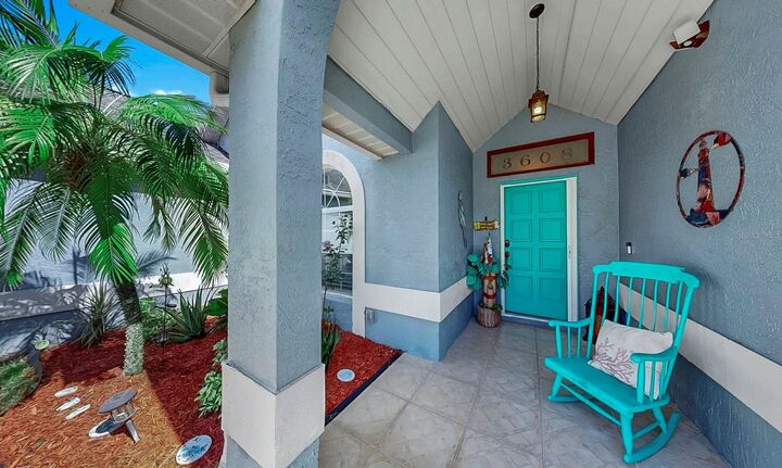 Property Photo:  3608 Cresta Court  FL 33573 