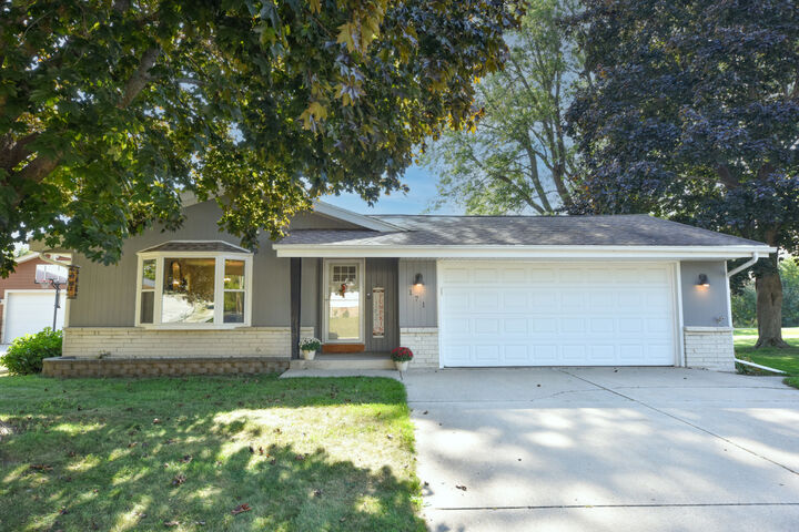 171 Maple St  Grafton WI 53024 photo